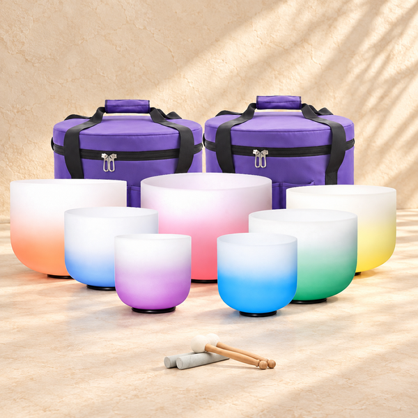 AURA · bolsa de nylon violeta mate con cuencos originales; ambientación digital