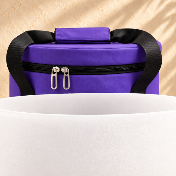GROUNDING-SURRENDER · bolsa de nylon violeta mate con cuencos originales; ambientación digital